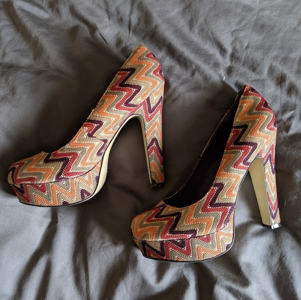 Madden girl "Malley" platform heels 70s retro sz 9